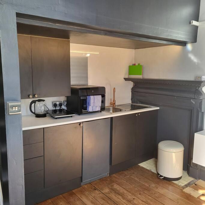 21 Mini Loft Apartment - Great Location - Comfy King Size Bed Hove Buitenkant foto